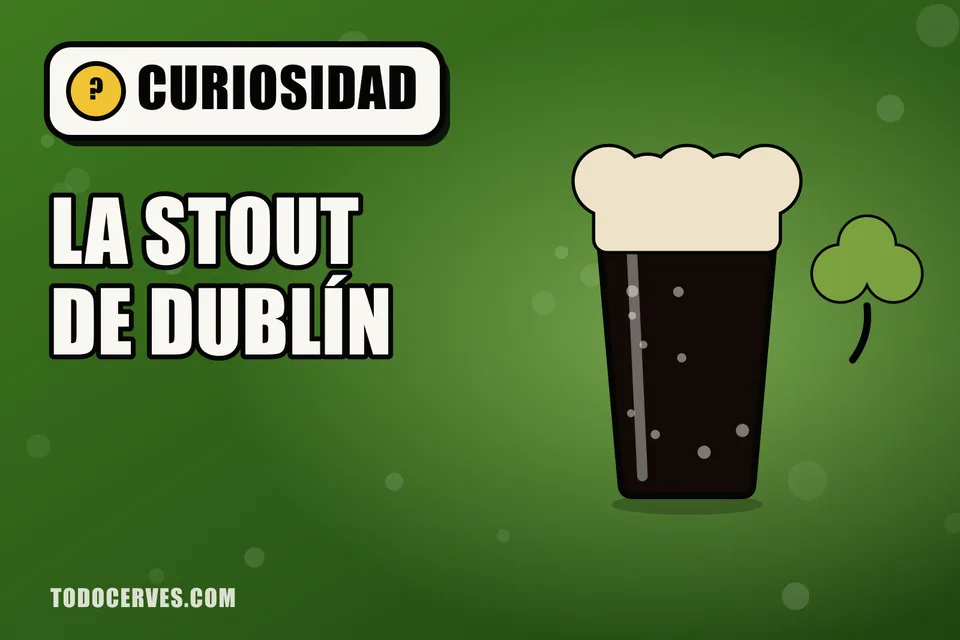 Pinta de cerveza negra con espuma cremosa junto a un trébol, símbolo de Irlanda